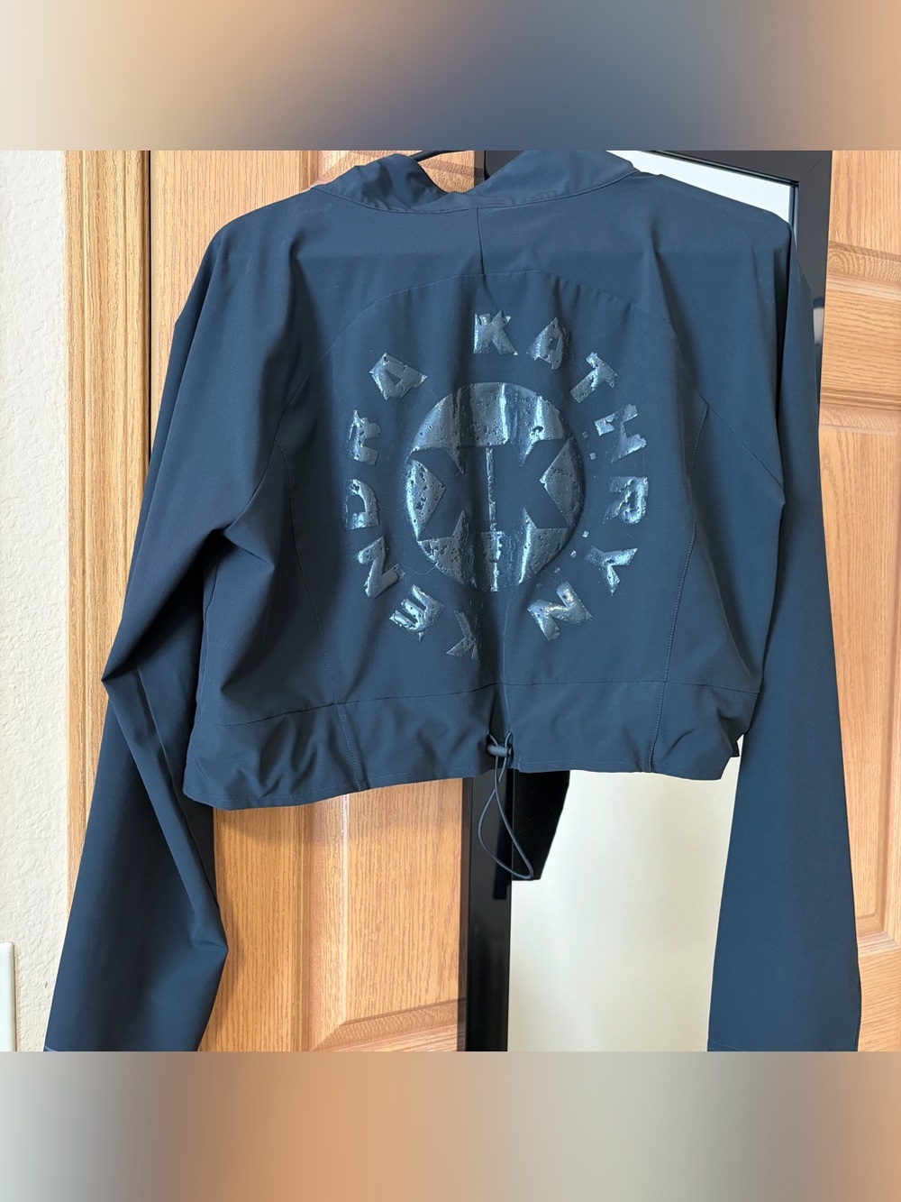 SOLD OUT KK Fit Gymshark Black Cropped Utility Jacket with Gloss Logo